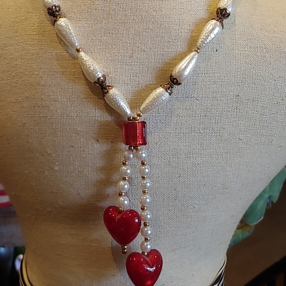Fun date night red heart necklace - Picture 2 of 2